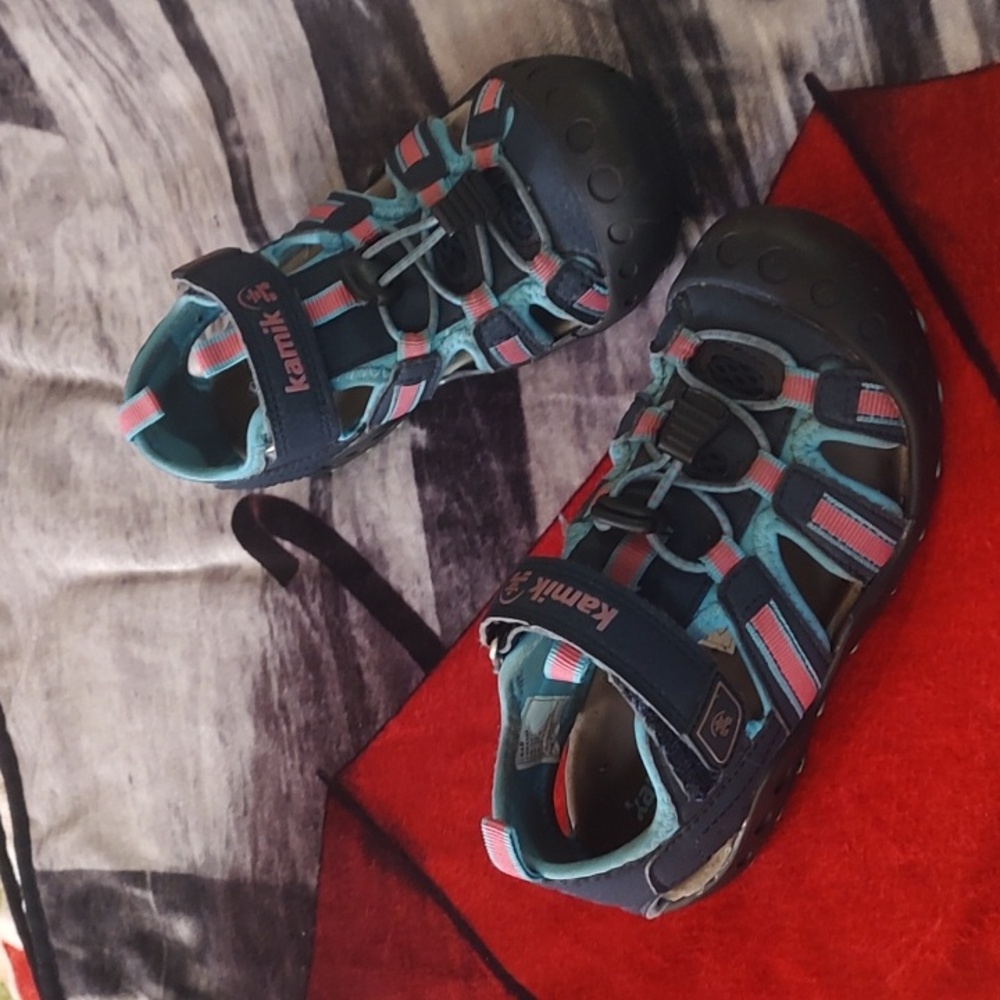 Kamik Shoes - Picture 4 of 10